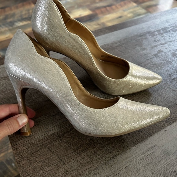 CL by Chinese Laundry Metallic Gold Heels - Picture 1 of 4
